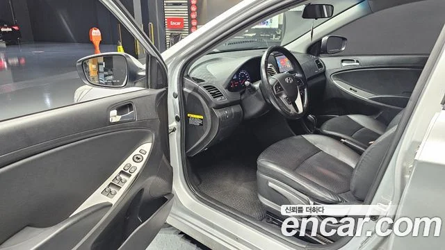 2015 Hyundai 엑센트(신형)