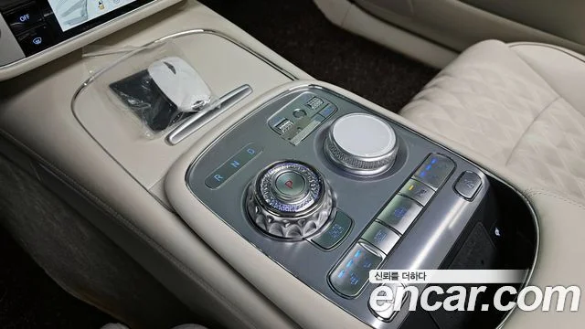 2022 Genesis G90 (RS4)